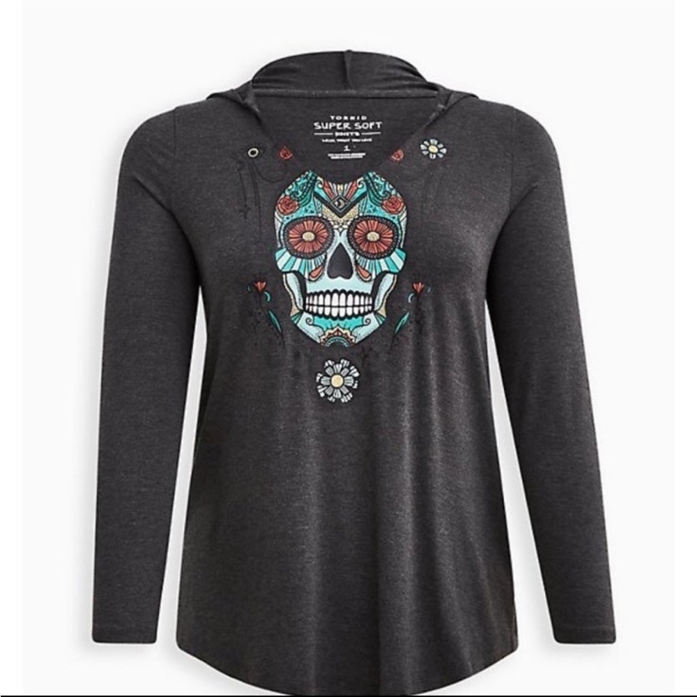 NWT Torrid size 3 Sugar skull muertos super soft hooded long sleeve tee